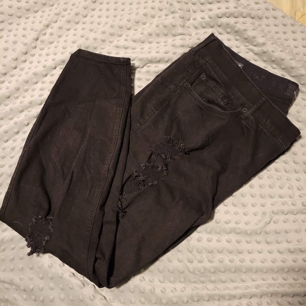 Black Bombshell Skinny Jeans Torrid Sez 24R BARELY WORN